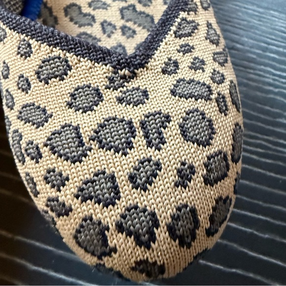 Rothy's Retired Rounded Toe Leopard Print Ballet Flats Size 6 - Picture 3 of 10